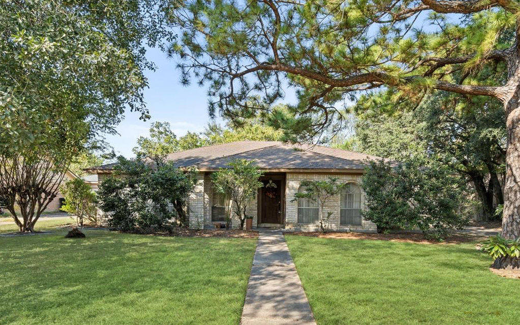 7523 Antoine Drive